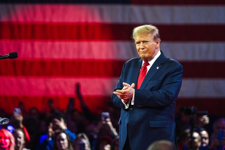 Trump'tan Bitcoin'e destek: "Dolardaki baskıyı azaltıyor"