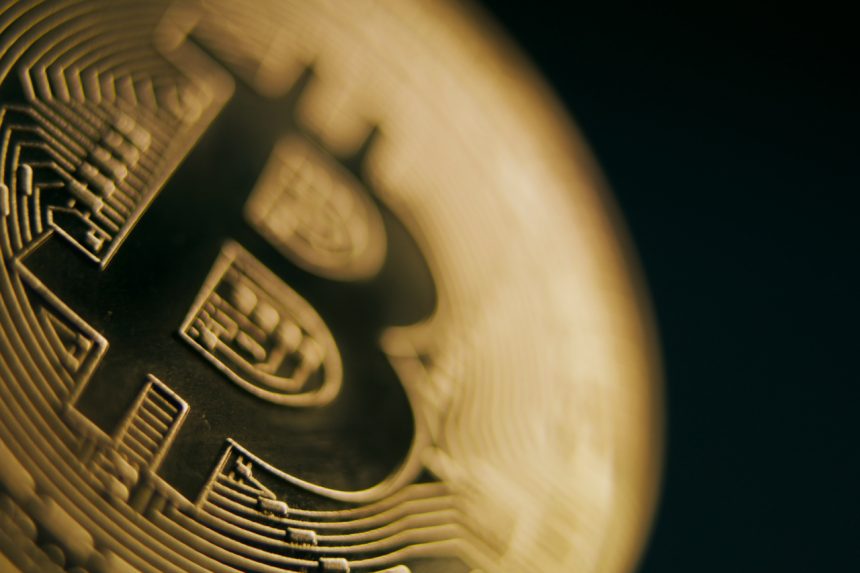 Altcoin’lerin kaderi bu grafiğe bağlı: Bitcoin dominance sıkıştı